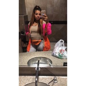 Meet your Posher, Ling